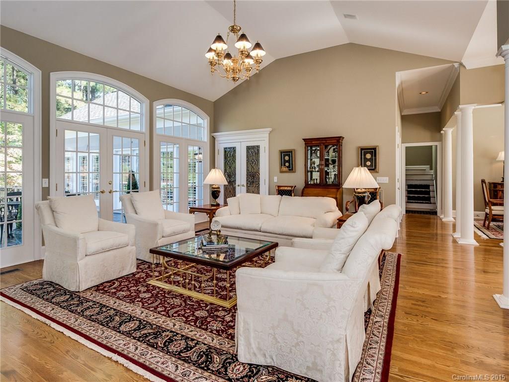 The Peninsula - Residential