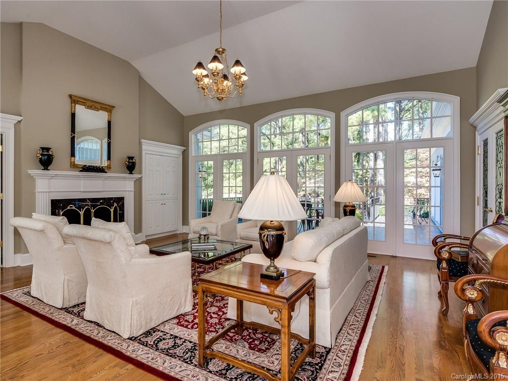 The Peninsula - Residential