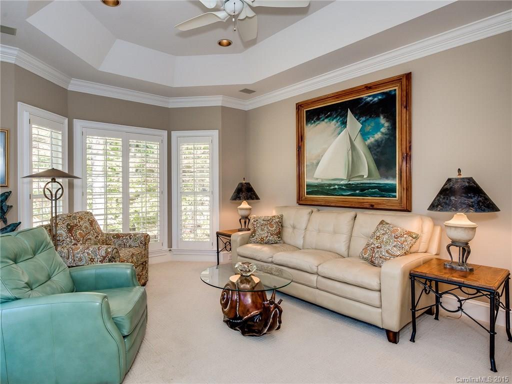 The Peninsula - Residential