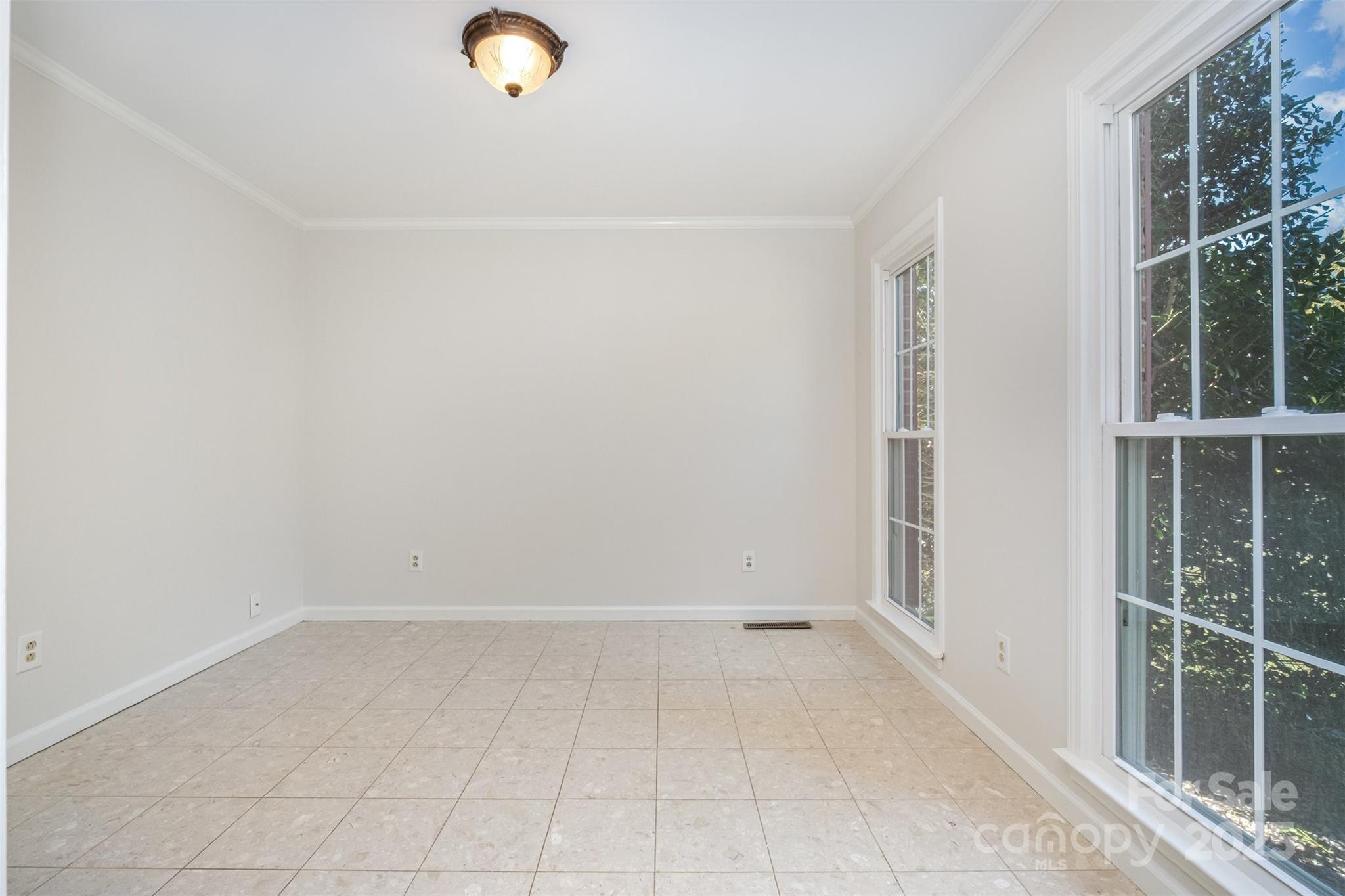 417 Vincent Court