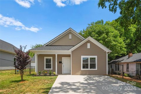 Single Family Residence in Charlotte NC 2205 Julia Avenue.jpg