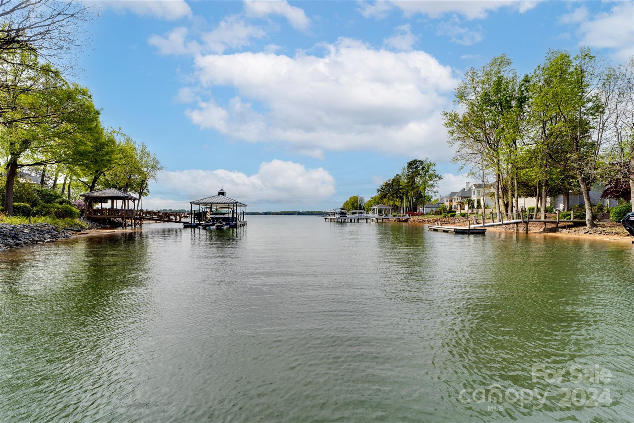 The Peninsula - Residential