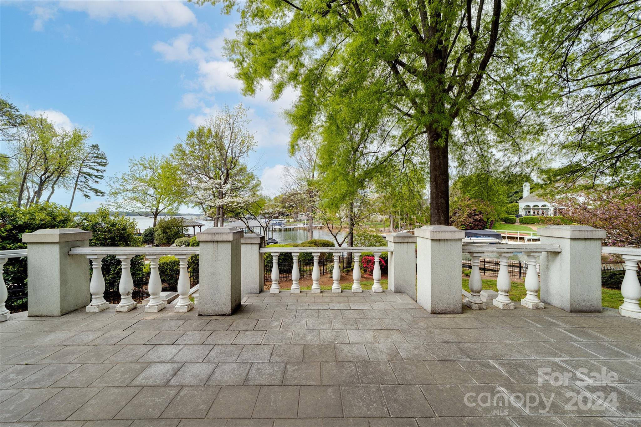 The Peninsula - Residential