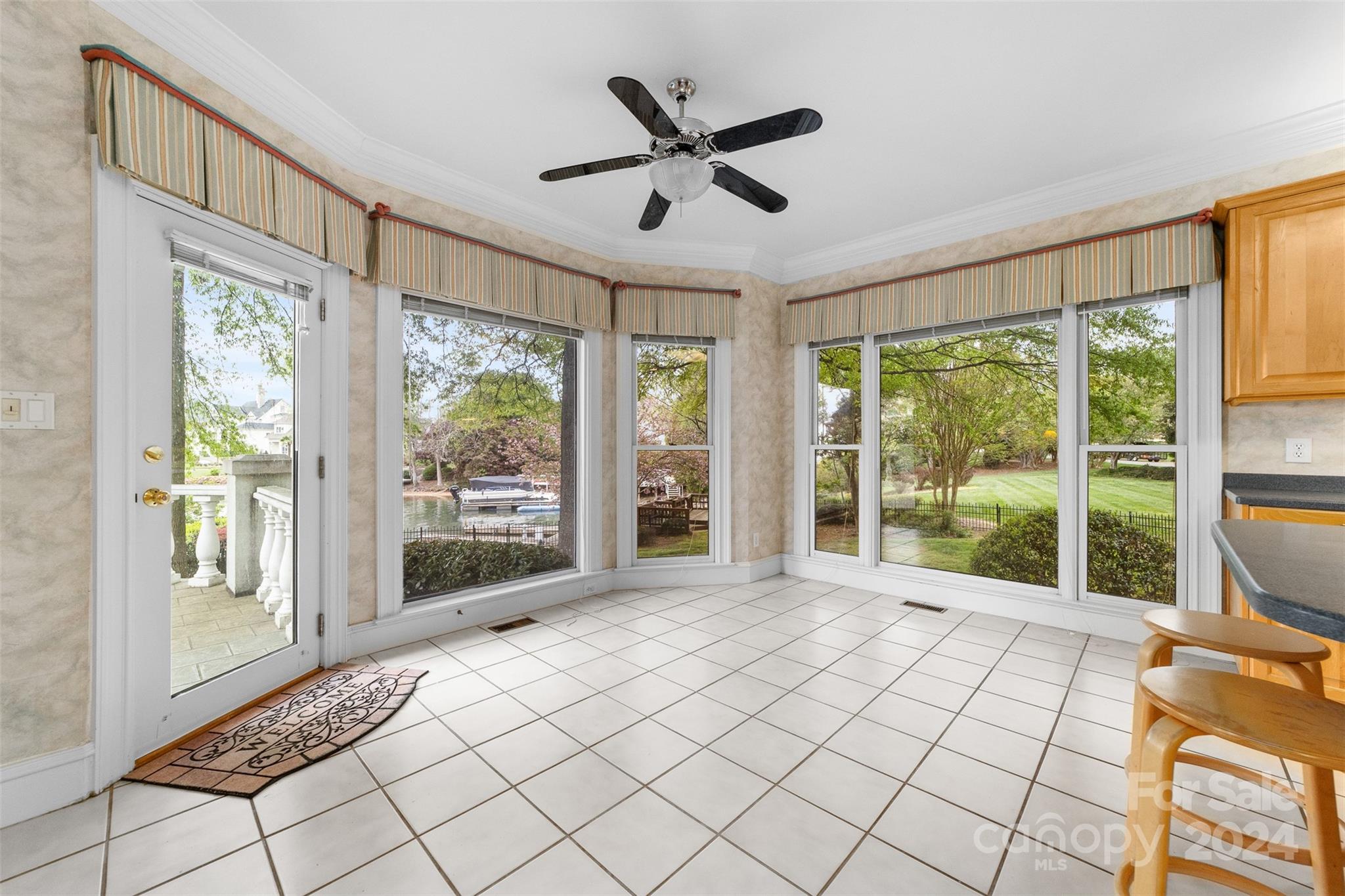 The Peninsula - Residential