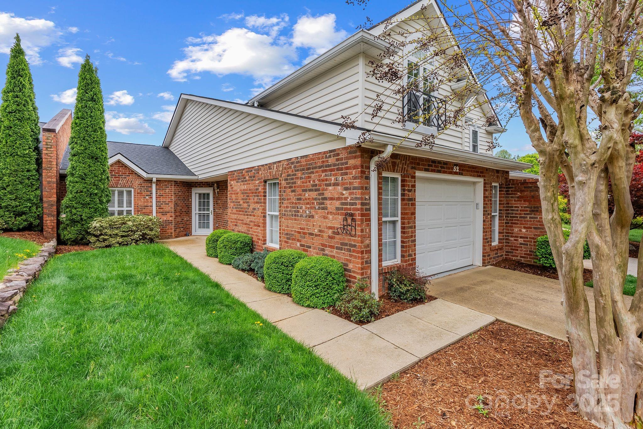52 Lake Pointe Circle