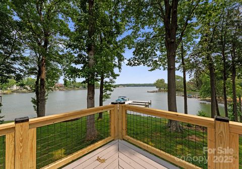 5075 Lakeview Circle Sherrills Ford NC 28673