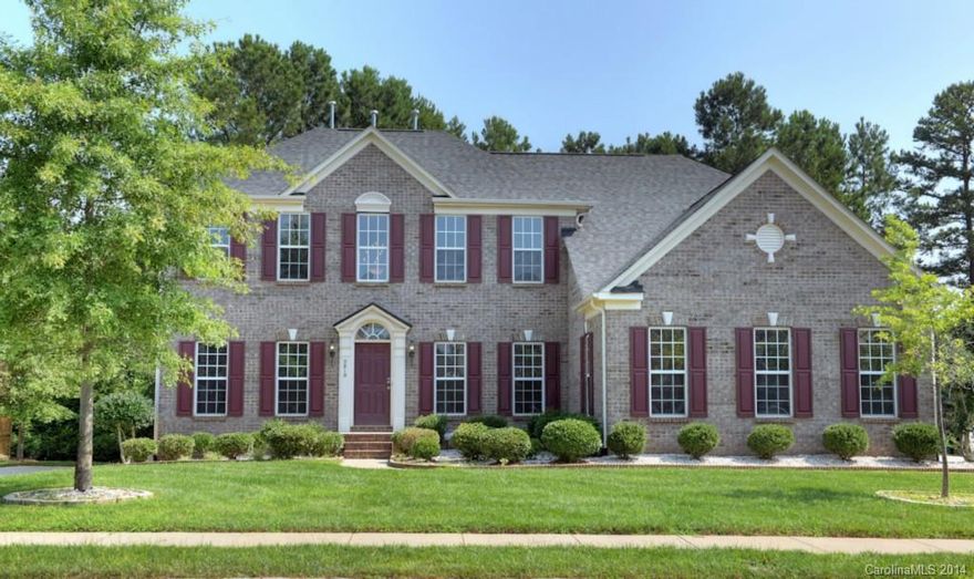 Welcome Home!  This gorgeous home has it all.  Open Floor Plan, Master bedroom down, Stainless Steel Appliances, Granite Counter Tops, Beautiful Hardwoods throughout the first floor.  It even has a central vacuum system.  Located in a very desirable school district.  Convenient to the Siskey YMCA, shopping and great eateries.