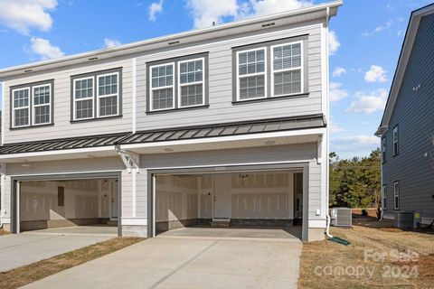 Townhouse in Matthews NC 4025 Crooked Spruce Court 2.jpg