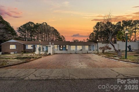 444 Craven Street Star NC 27356