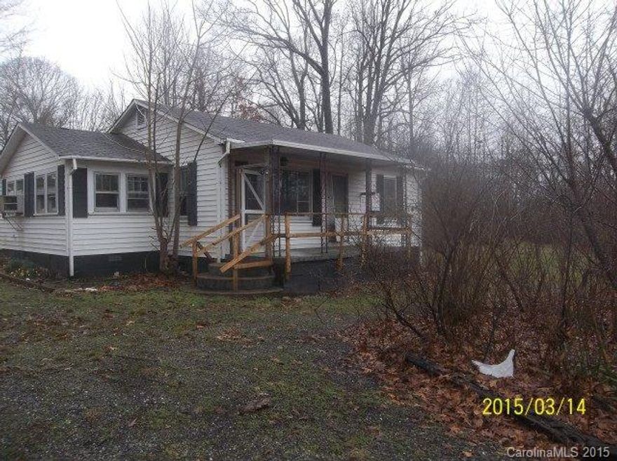 2 Bedroom, 1 bath home in Statesville, NC. Will need new windows, new flooring & new hot water heater & HVAC system. Sits on large lot for any expansion & has great potential!