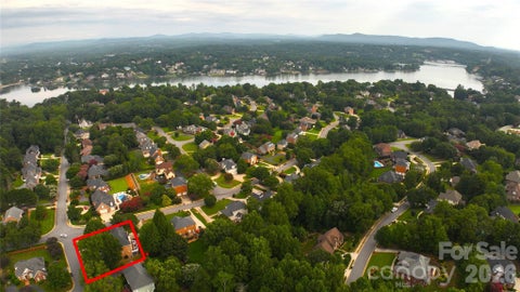 Photo of 232 40th Avenue Drive NW, Hickory, NC 28601 (MLS # 4411131)
