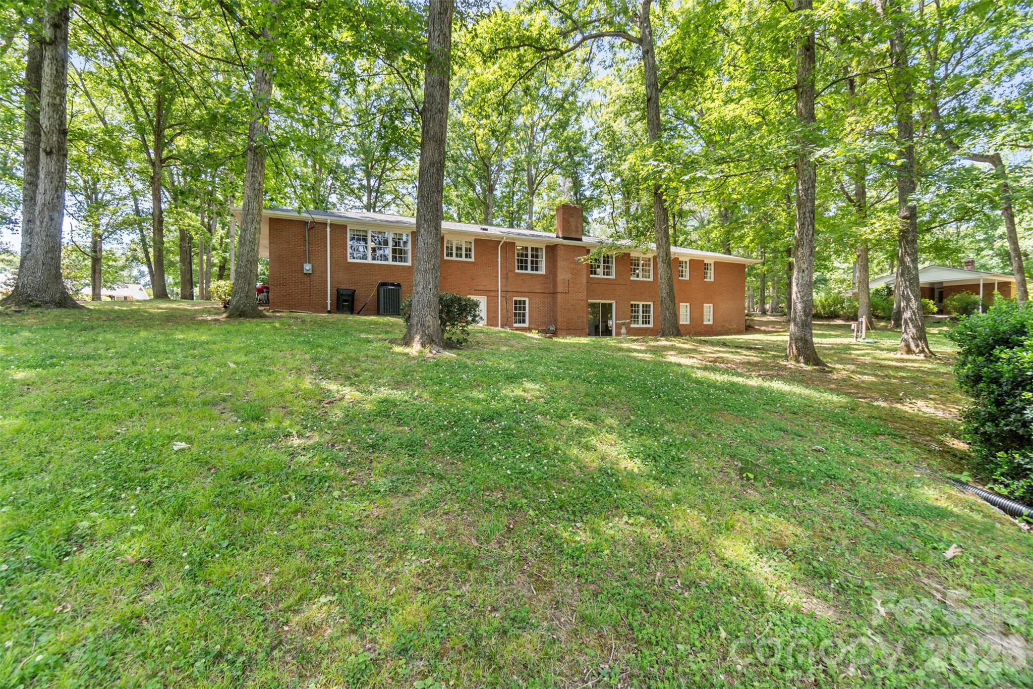 122 Forest Hills Drive 25