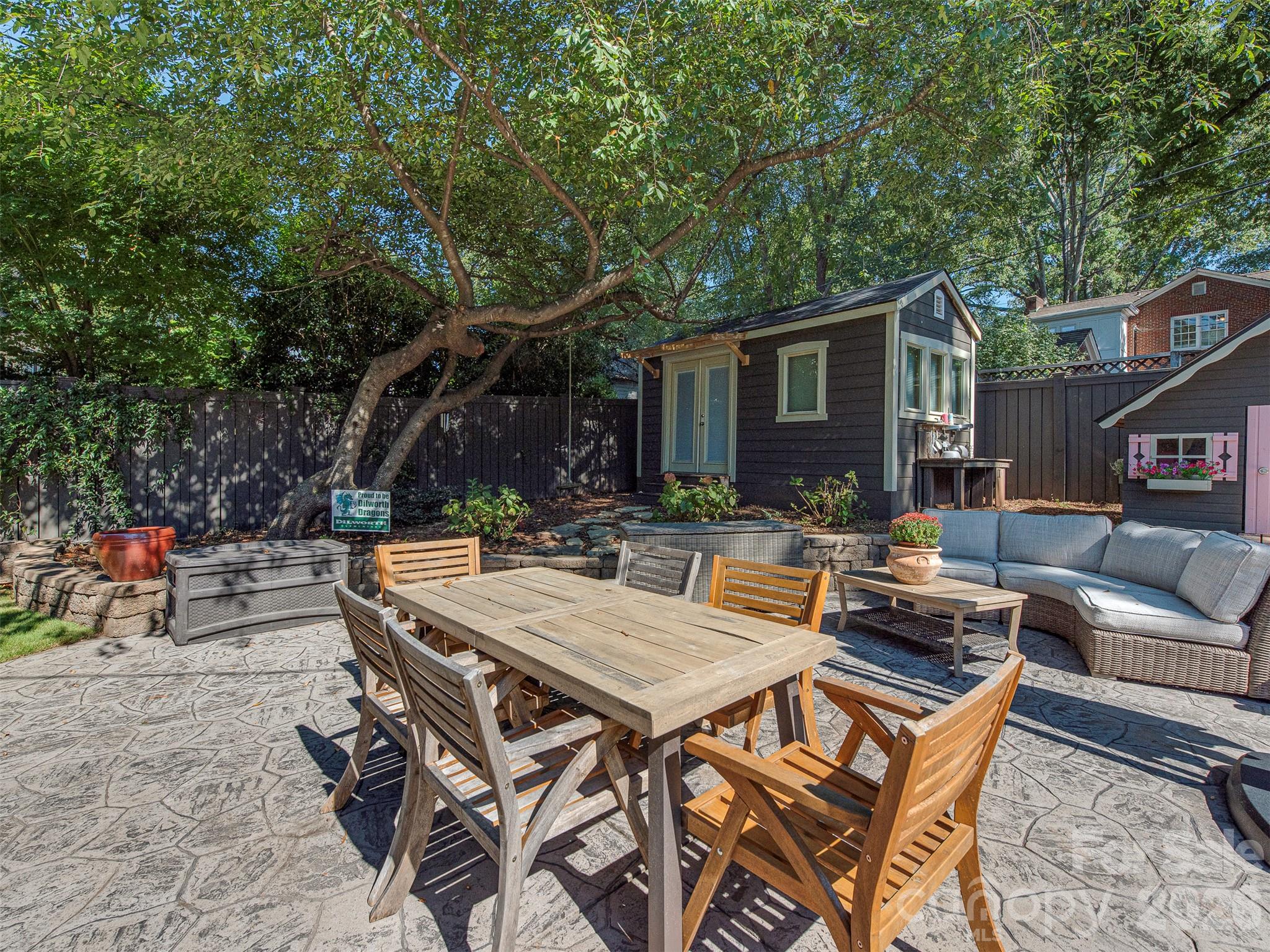 723 Romany Road
