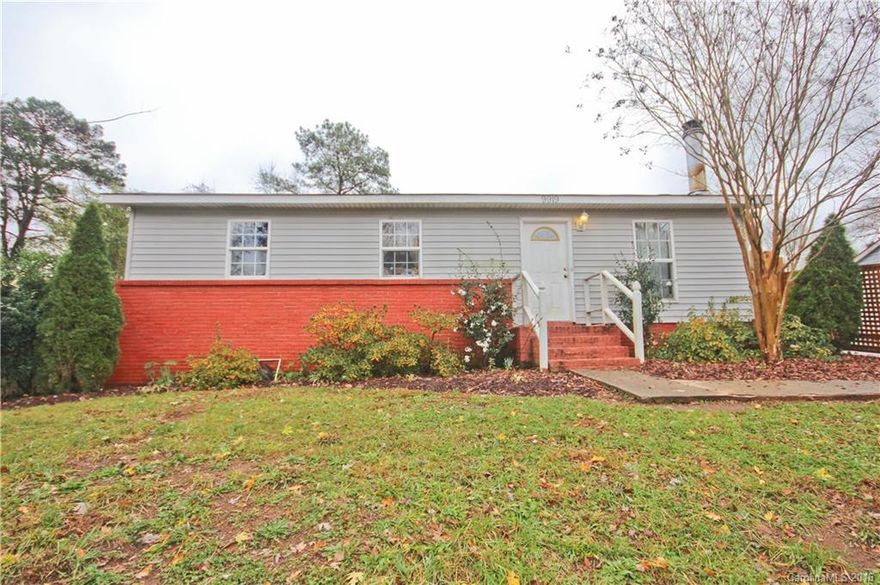 Great Opportunity for First Time Home Buyers. Huge Fenced Backyard. Ranch Style House. Great Open Floor Plan.