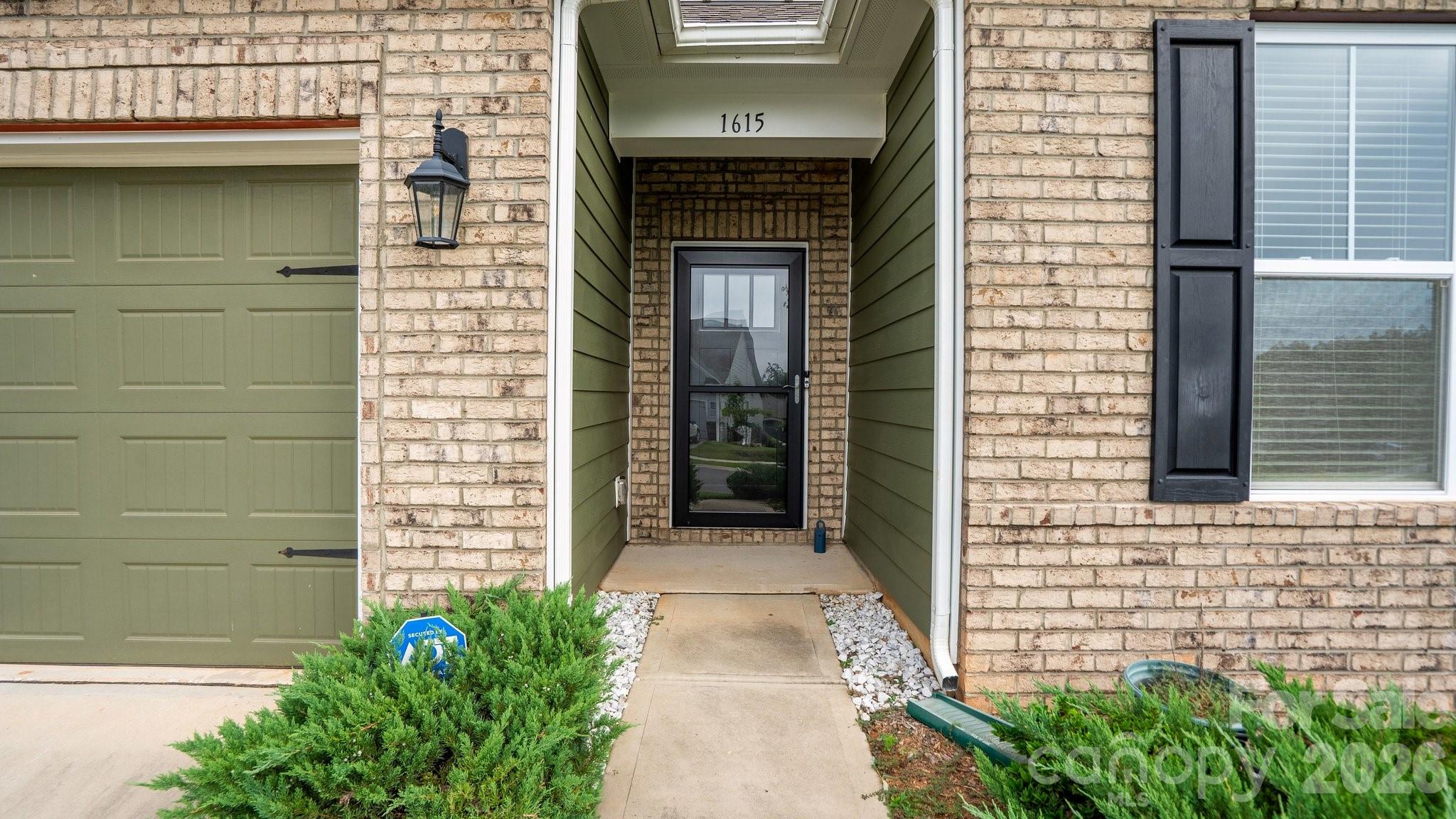 1615 Sweetmoss Loop