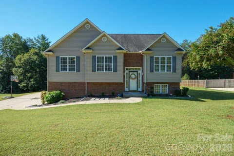 Photo of 9530 Driftwood Court, Hickory, NC 28601 (MLS # 4429180)
