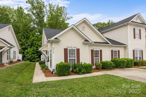 8313 Carob Tree Lane Charlotte NC 28215