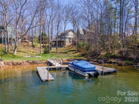 Photo of 82 Avisco Road, Robbinsville, NC 28771 (MLS # 4418224)
