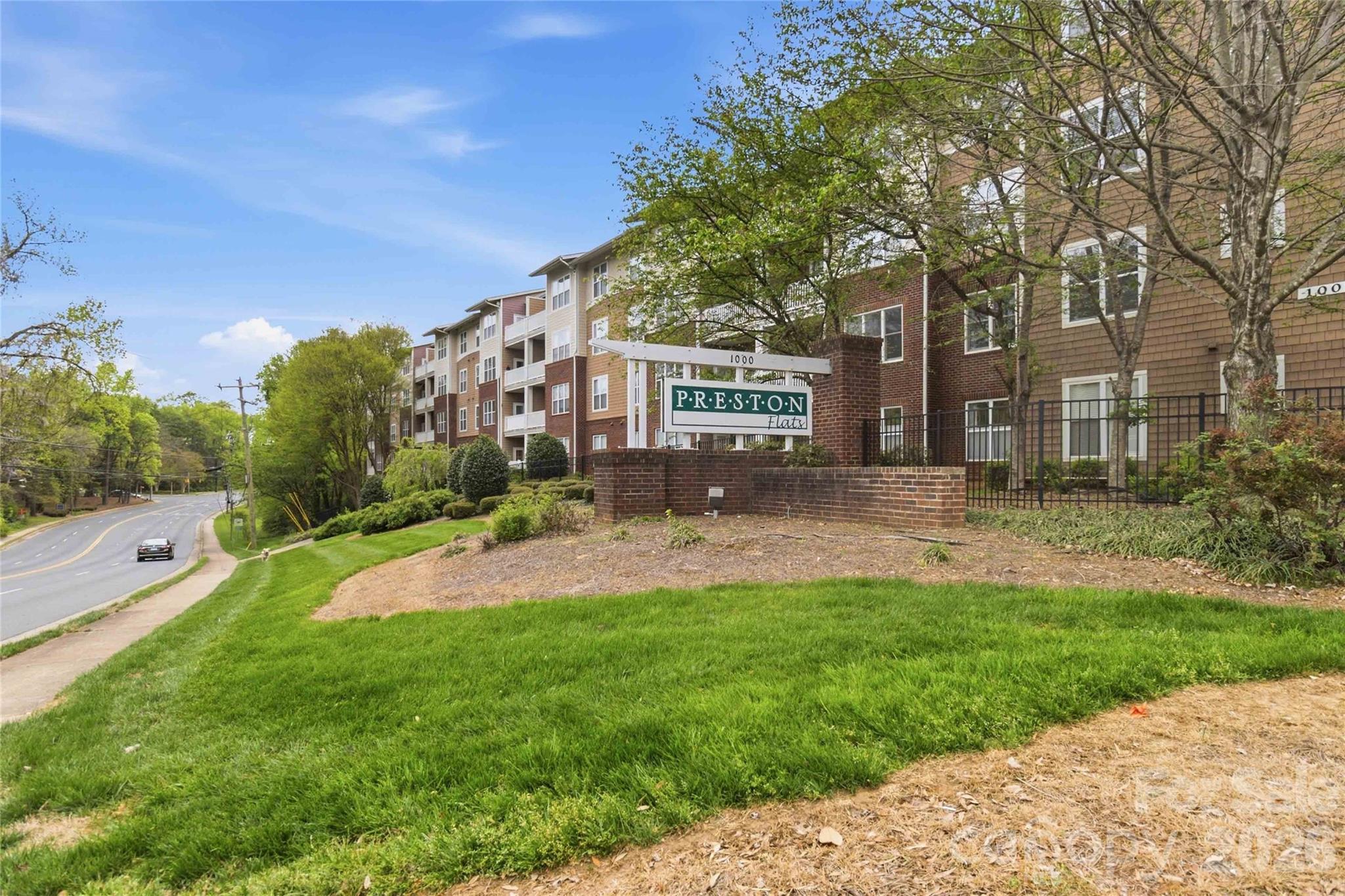 1000 E Woodlawn Road 314