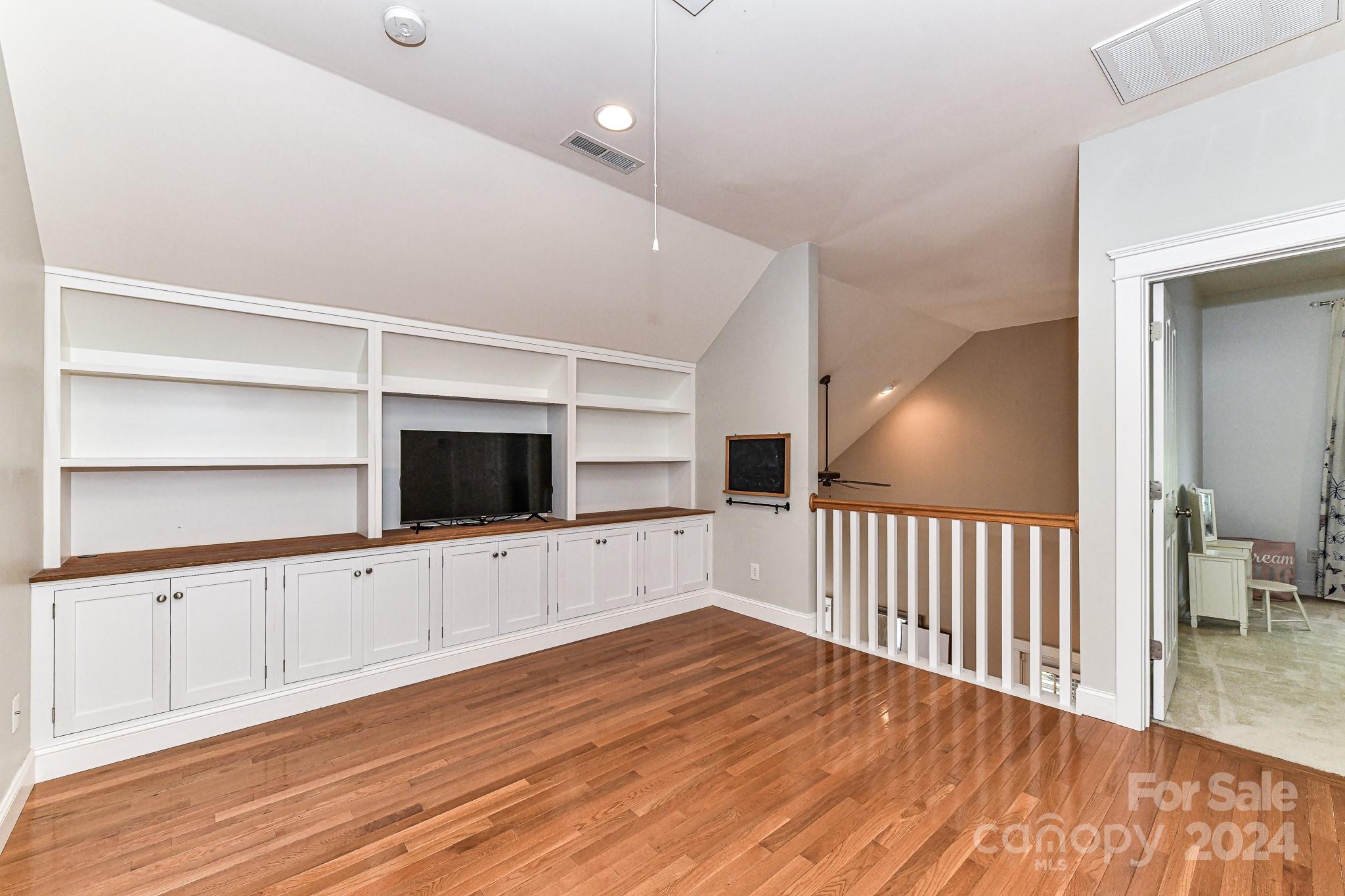 Lake Shore - Residential