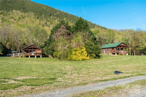 34 & 76 Lodge Cabin Lane Hot Springs NC 28743