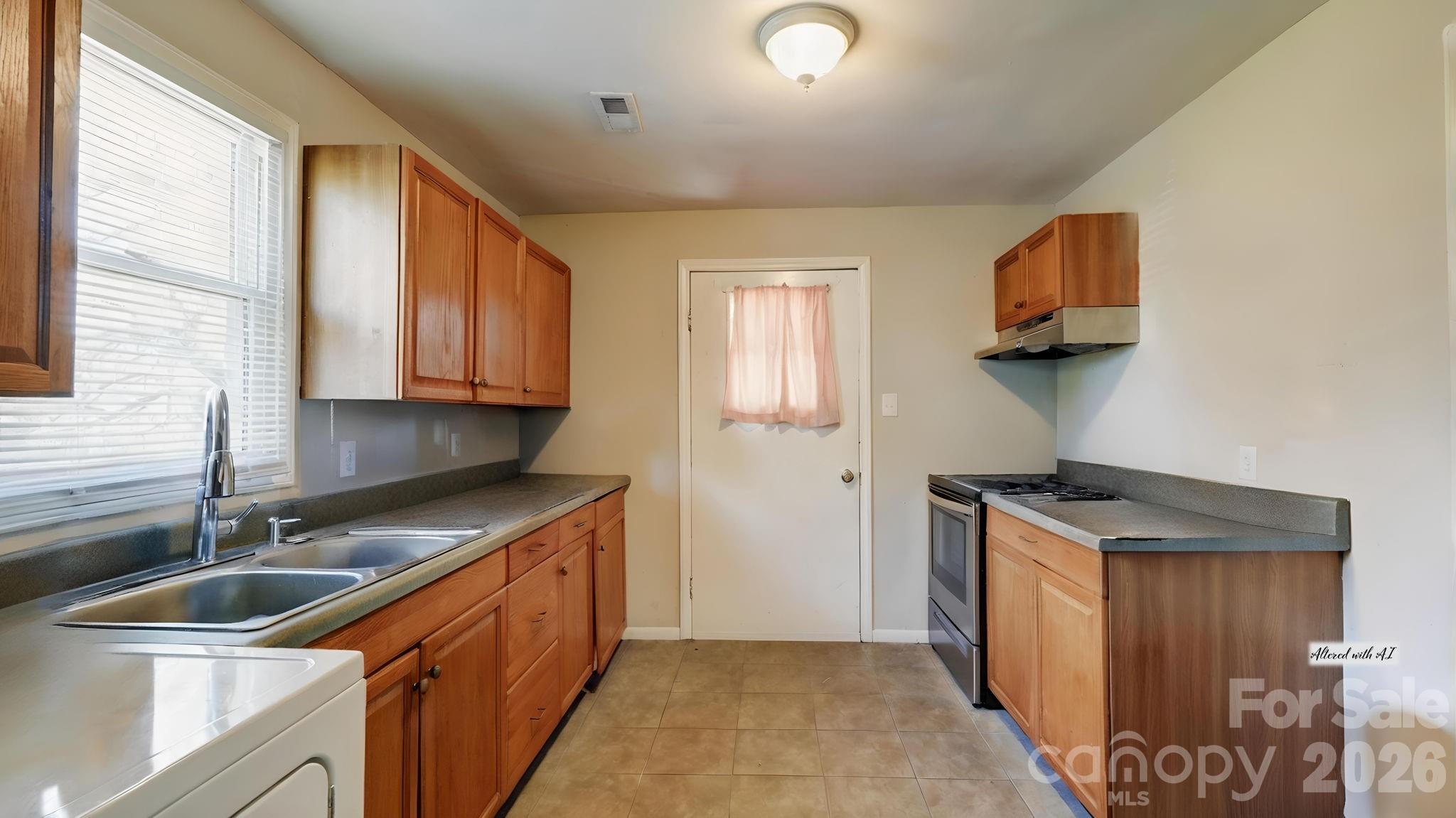 312 & 314 W Charlotte Avenue