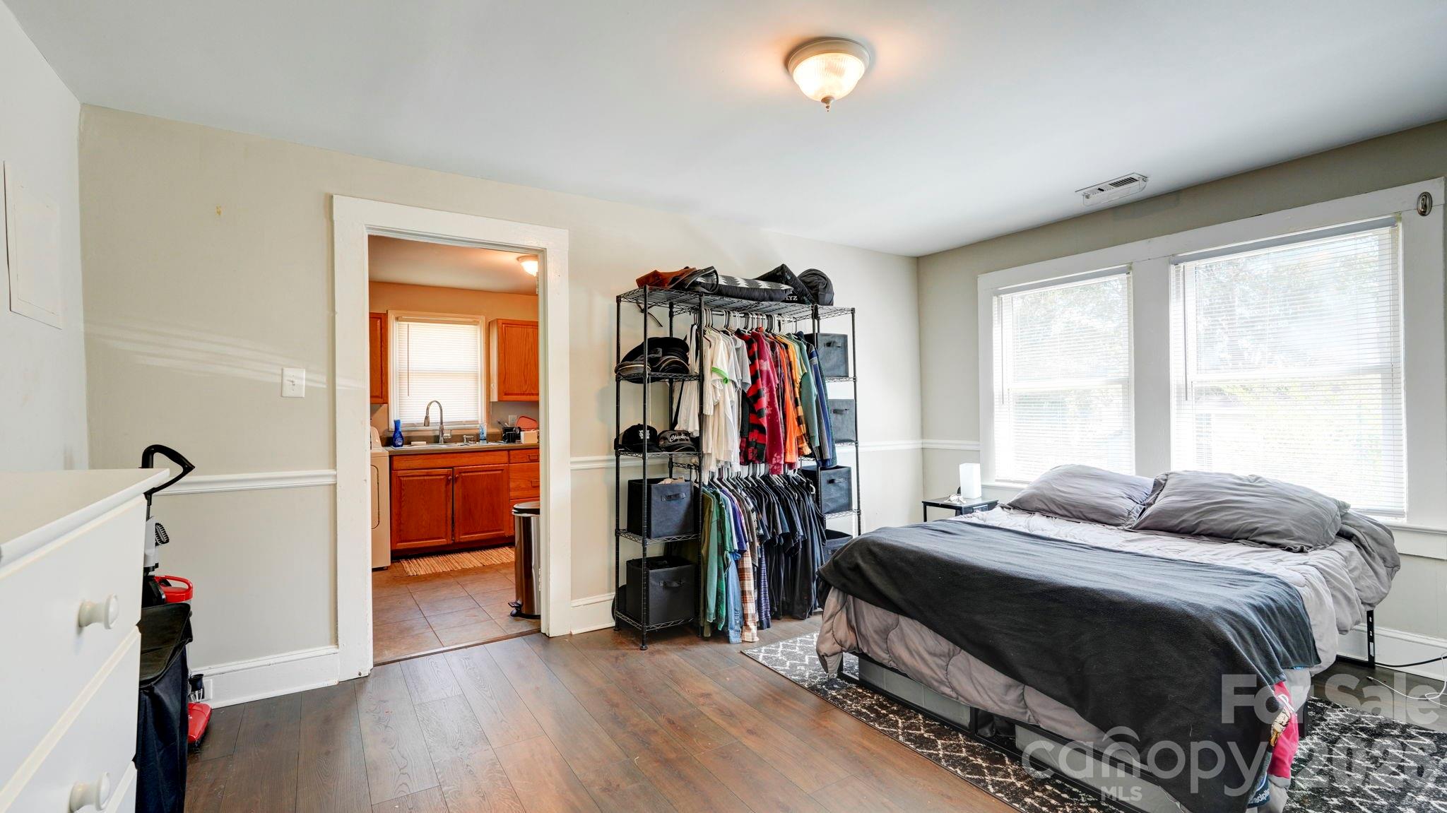 312 & 314 W Charlotte Avenue