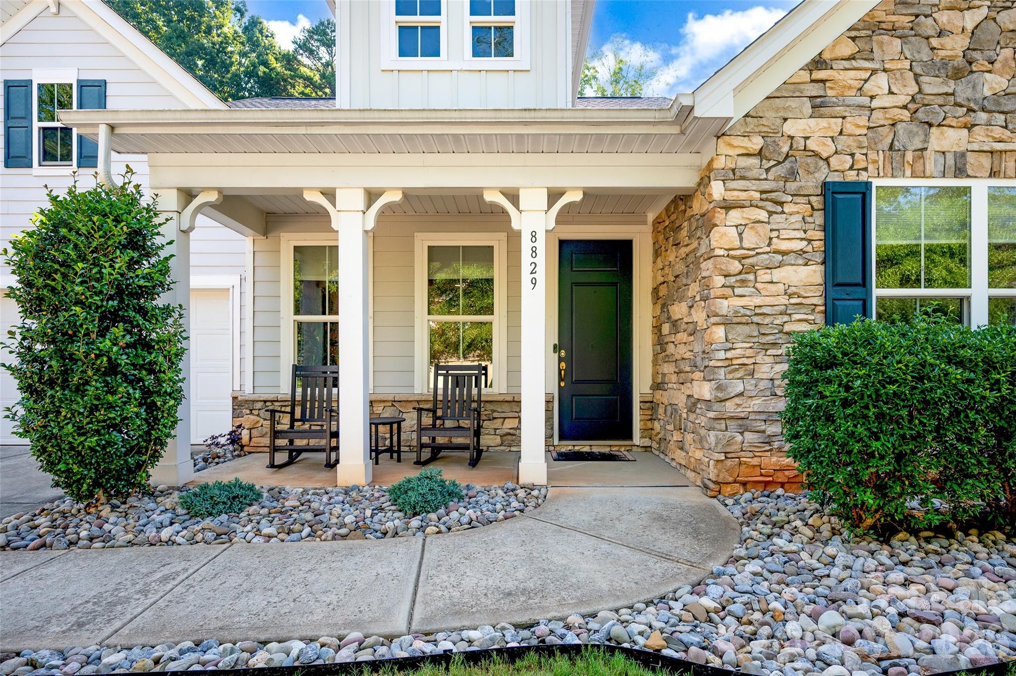 8829 Bur Lane