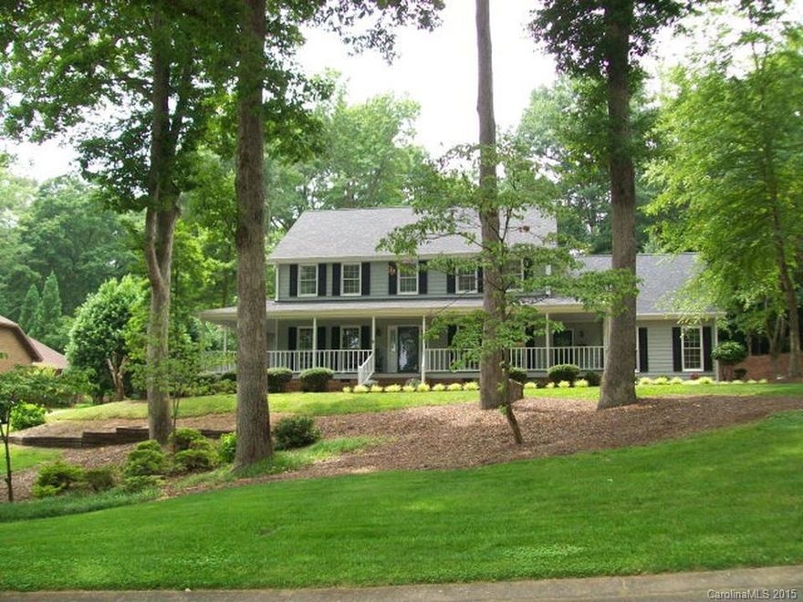 True Southern Style 2 story, wrap around front porch, on quiet street, lots of shade trees, formal LR/DR, huge family room, kitchen with stainless appliances, screened porch, home office, bonus room, irrigation system, fresh paint outside. Lots of storage. 4th Bedroom currently being used as dressing room. New HVAC Unit and Water Heater less than 2 Years old. A must see. Priced to sell! Call the owner today for a private showing.