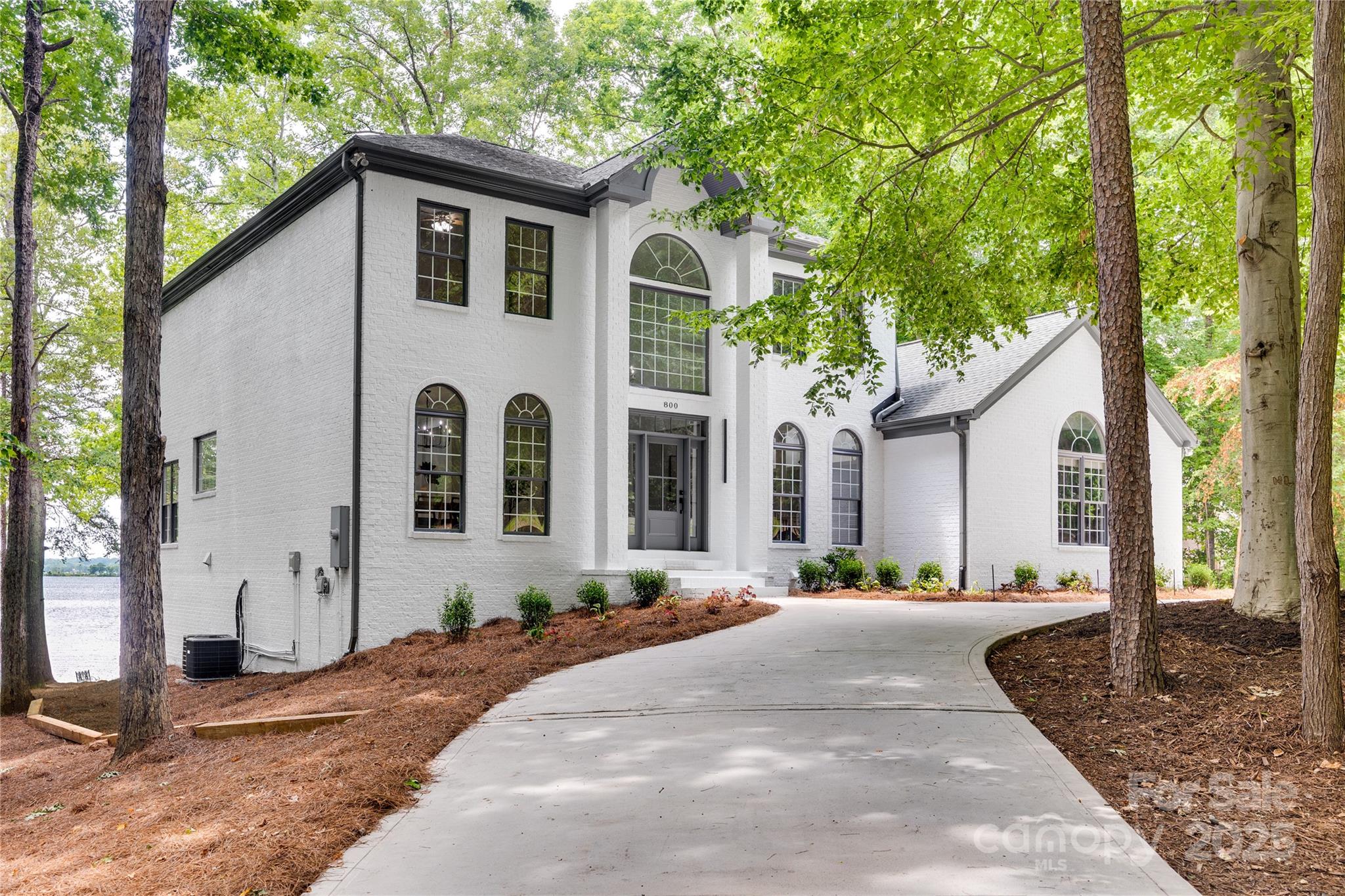 800 Lakeview Shores Loop