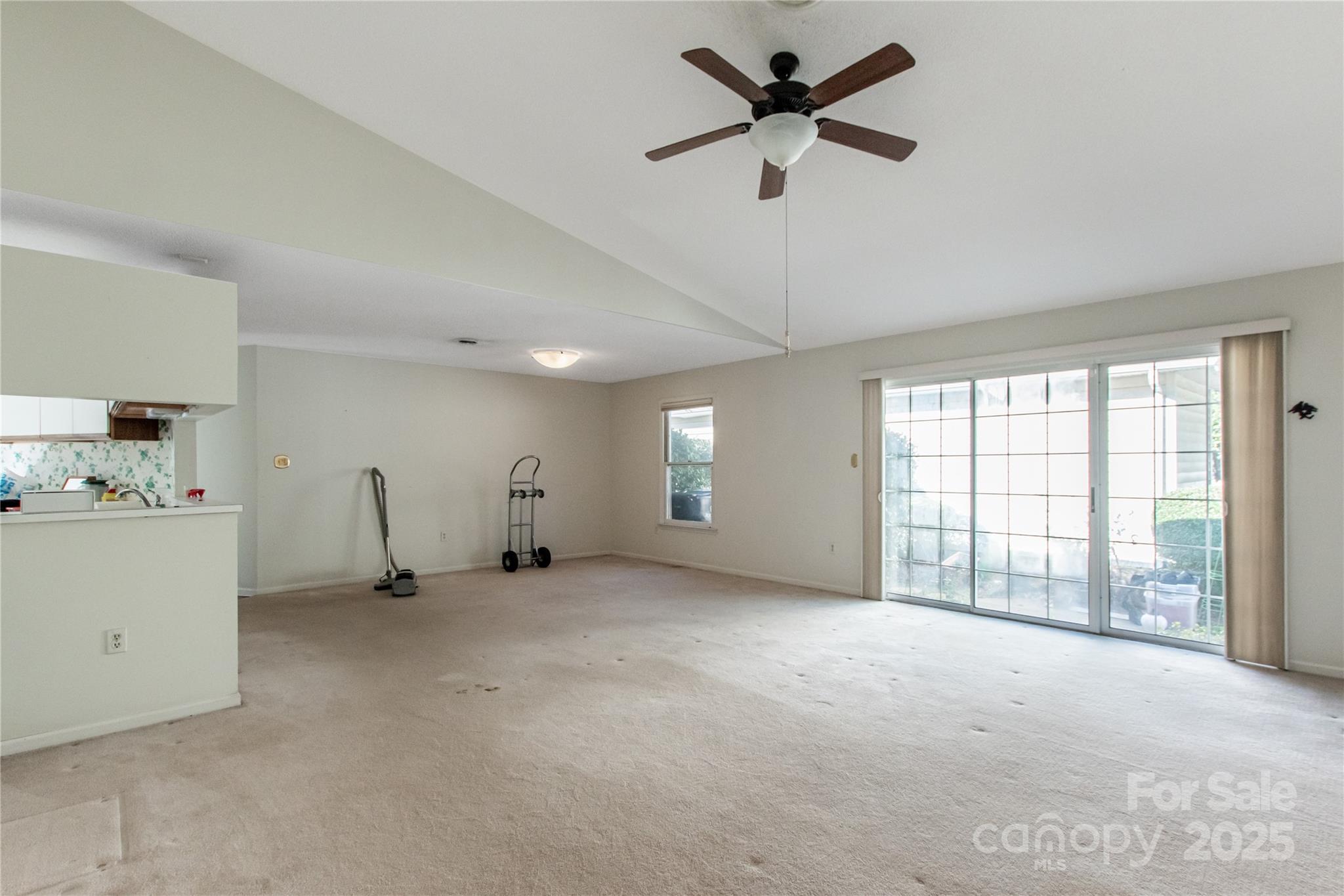 657 Heathridge Road
