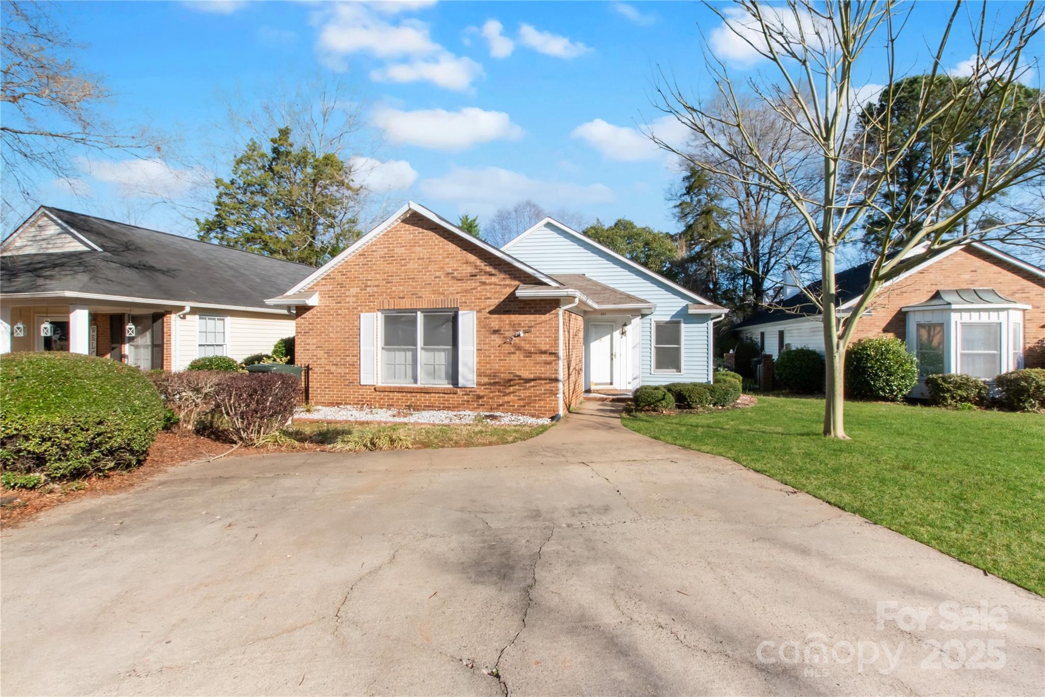 657 Heathridge Road