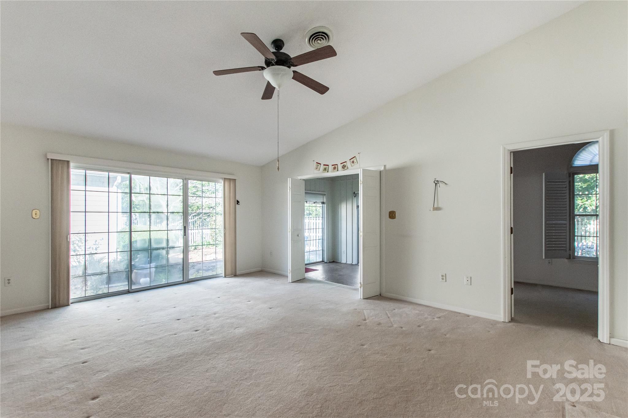657 Heathridge Road