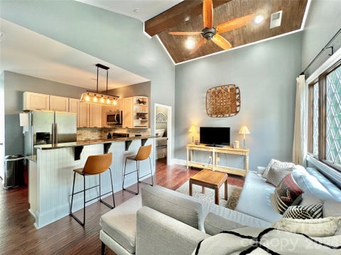 Photo of 2637 Chesterfield Avenue #B, Charlotte, NC 28205 (MLS # 4396603)