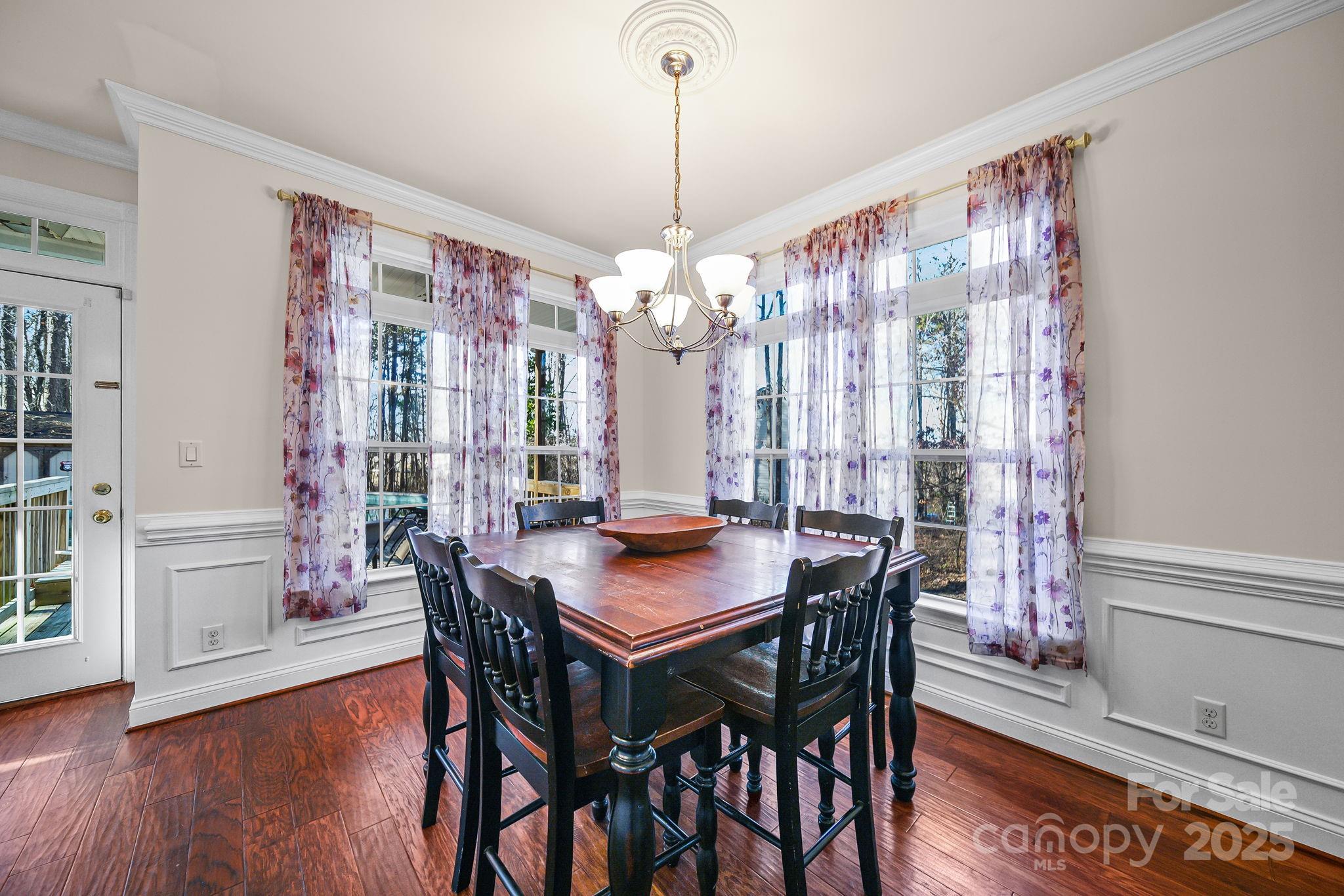 220 S Forest Hills School Road