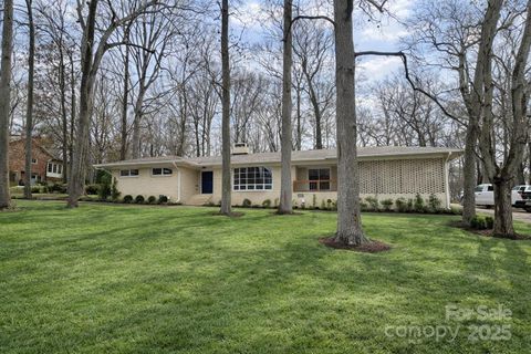 138 Kingsway Circle Charlotte NC 28214