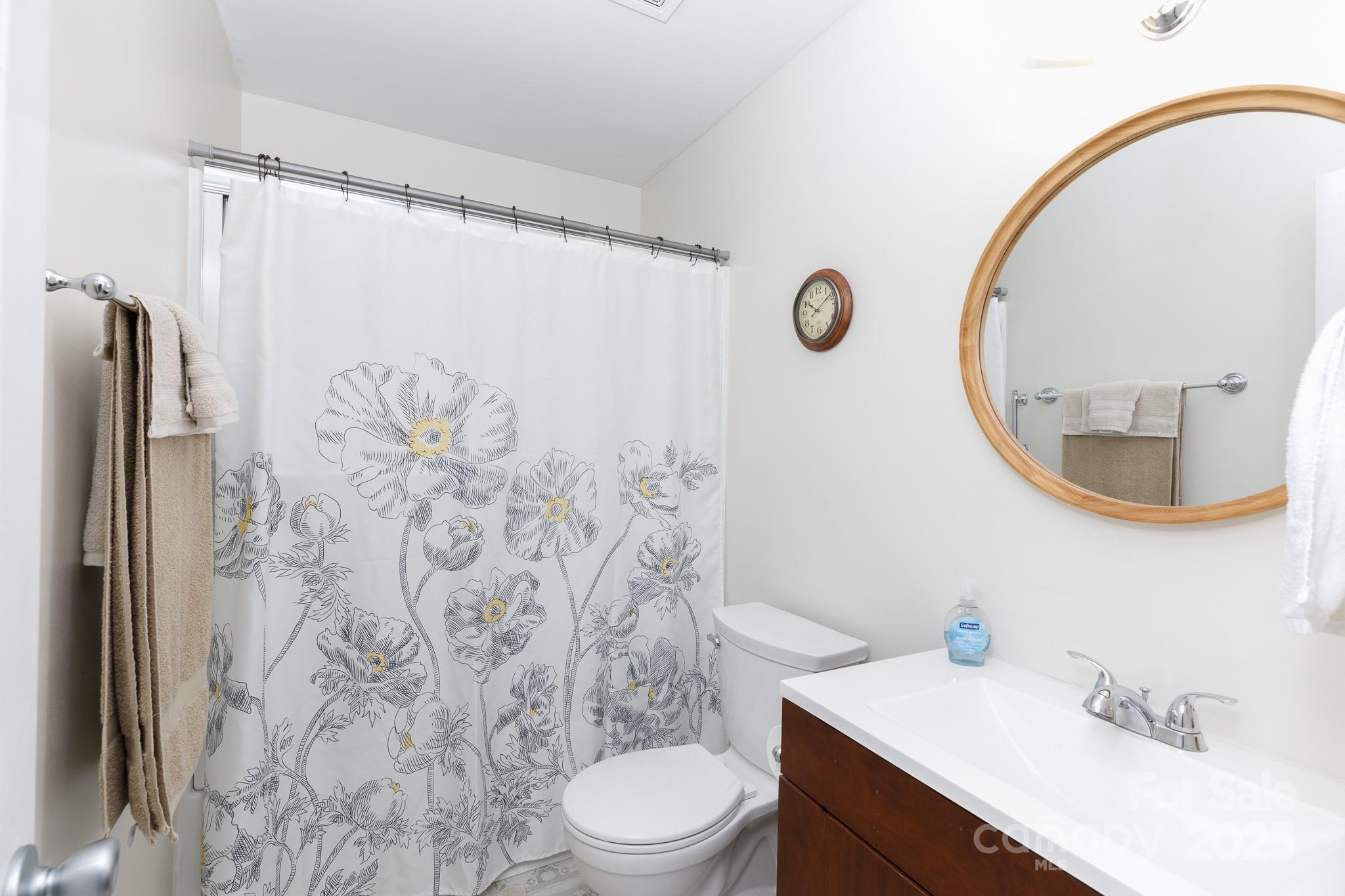 Brentwood Condos - Residential