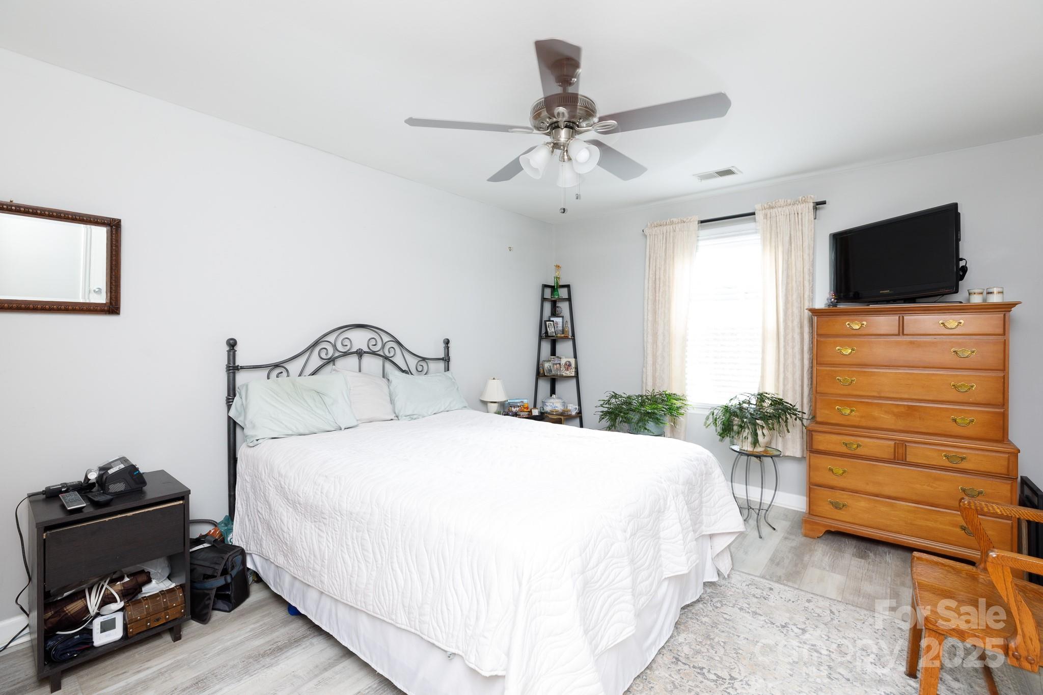 Brentwood Condos - Residential