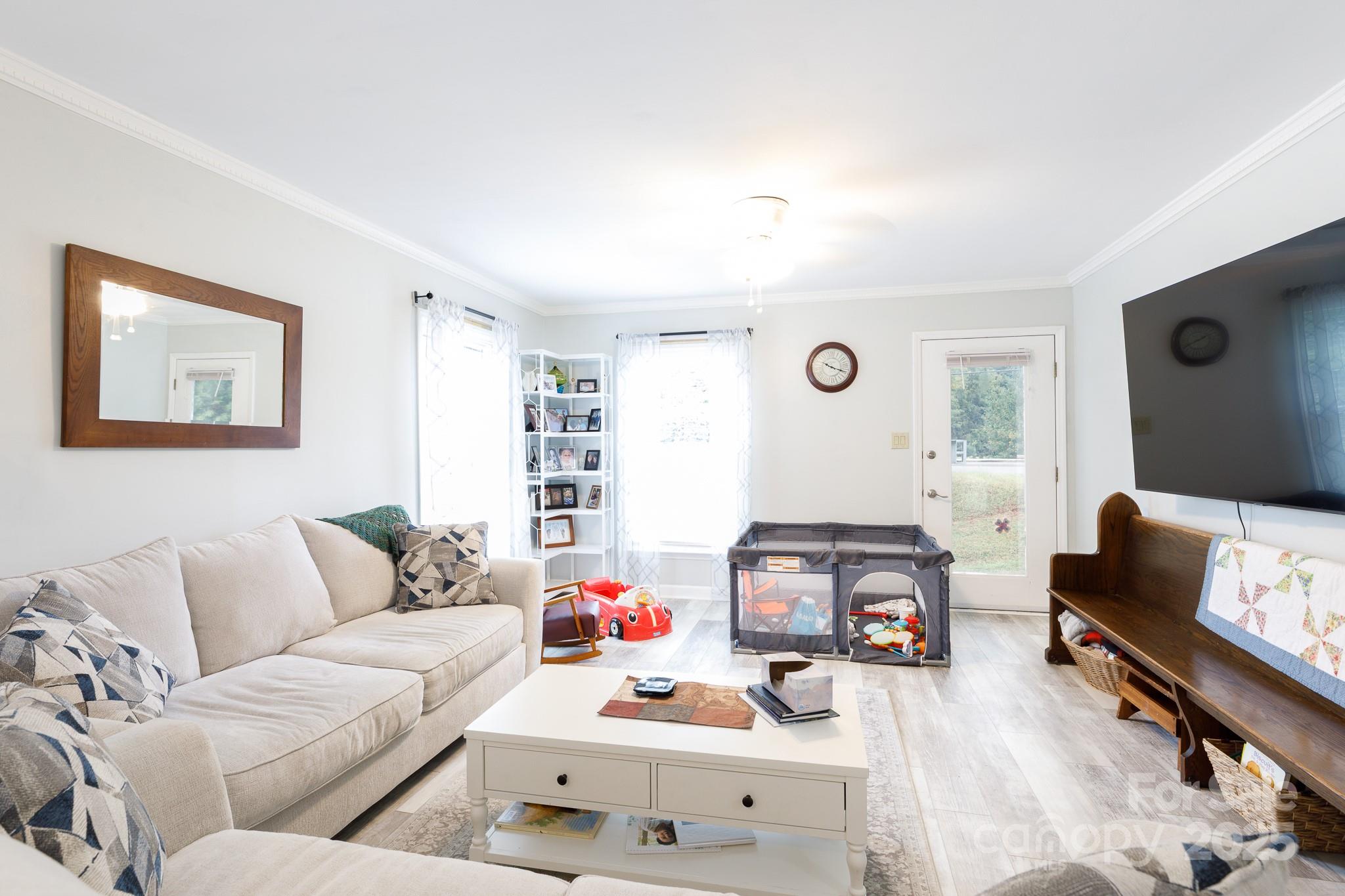 Brentwood Condos - Residential