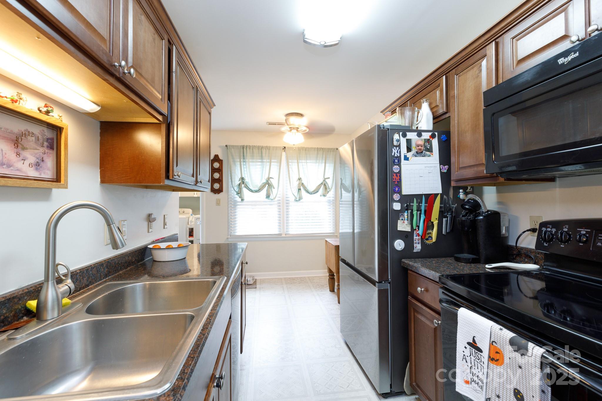 Brentwood Condos - Residential