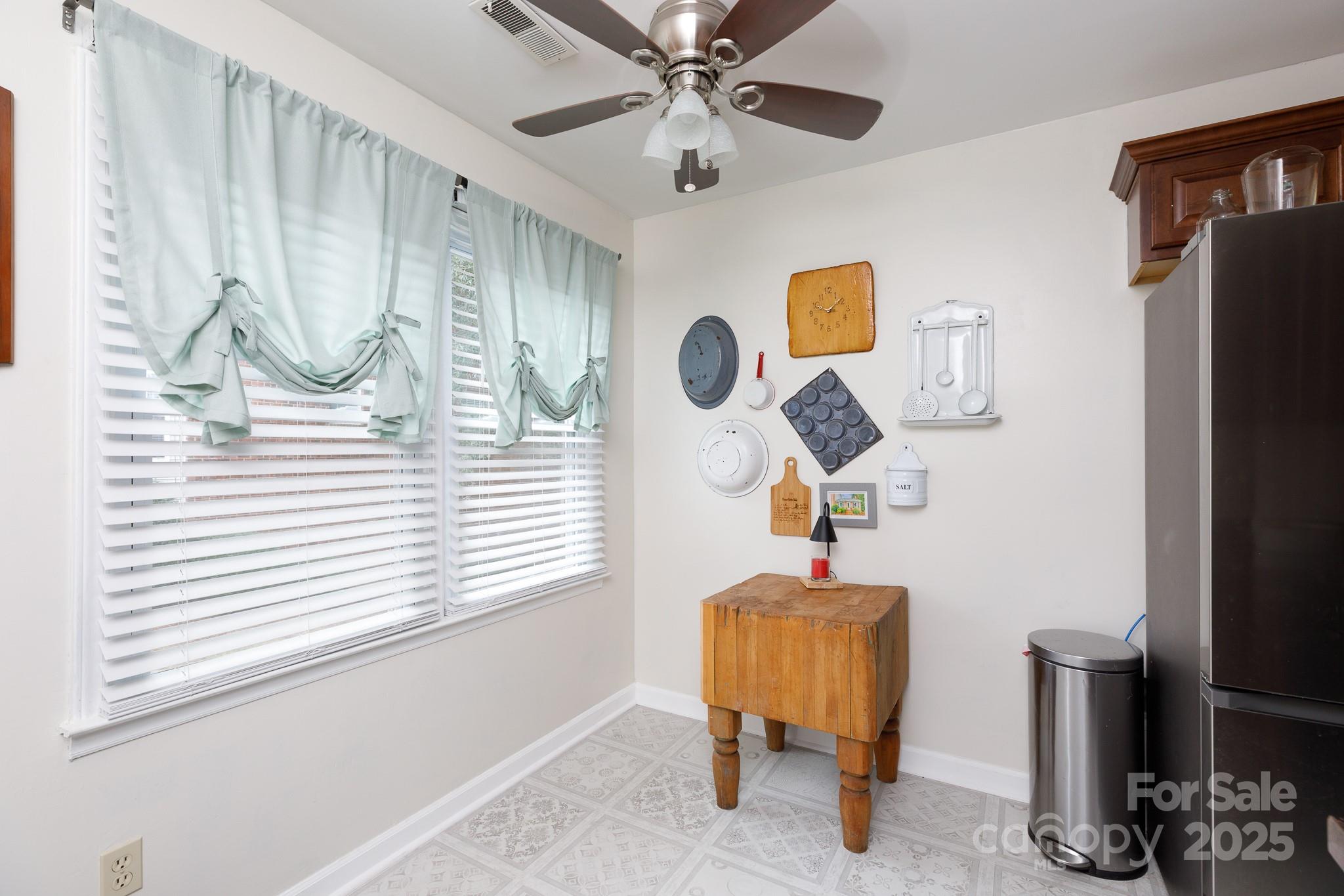 Brentwood Condos - Residential