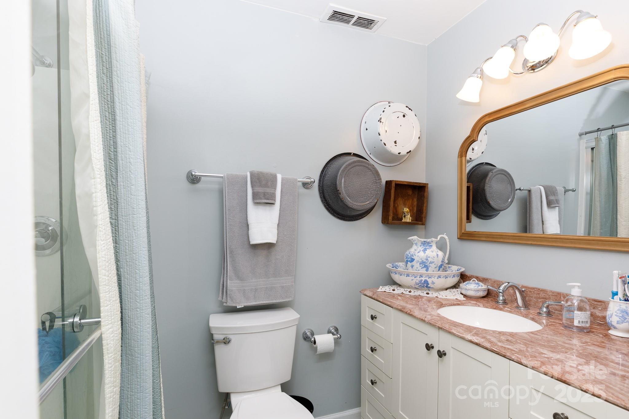 Brentwood Condos - Residential