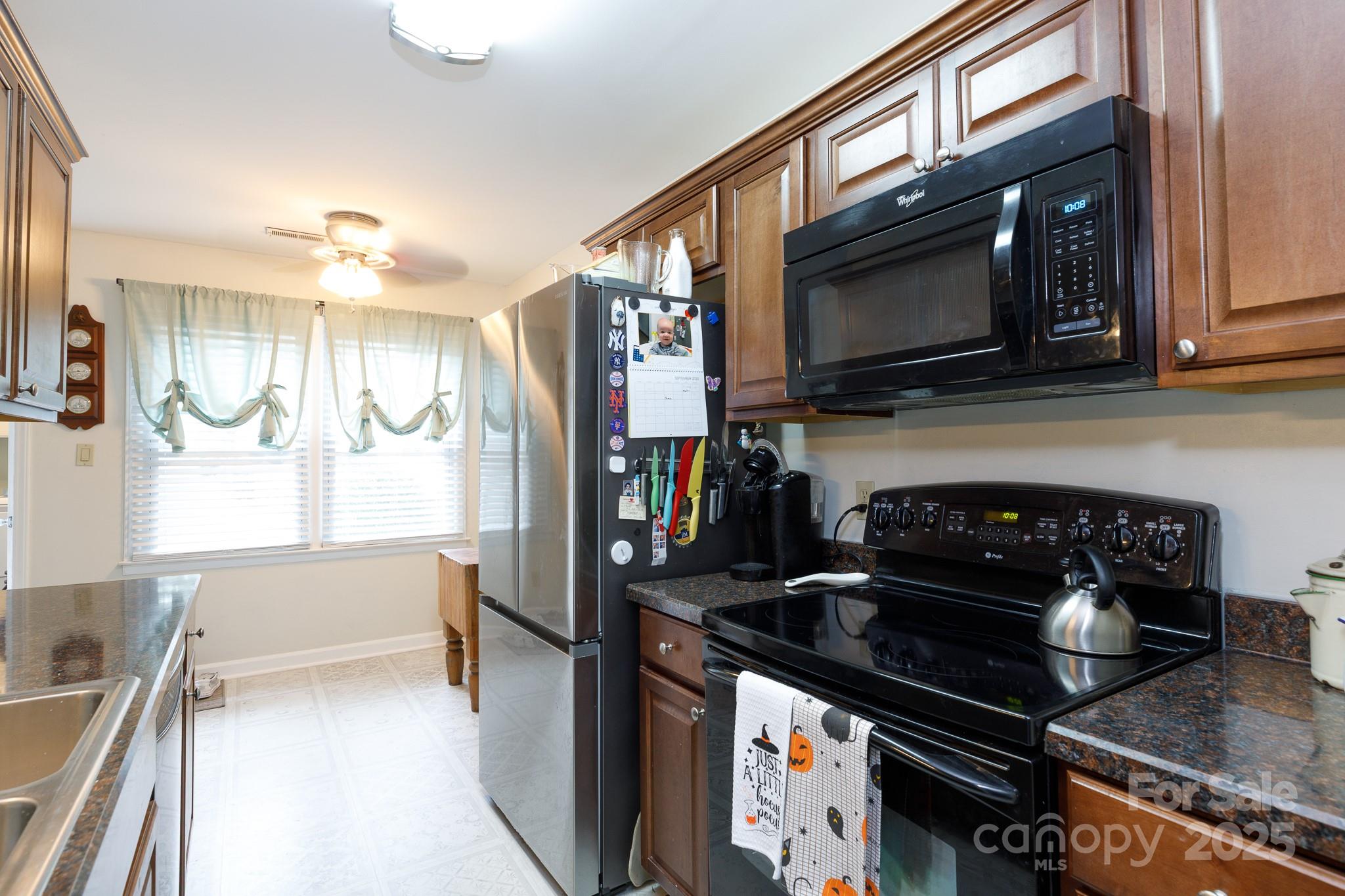 Brentwood Condos - Residential