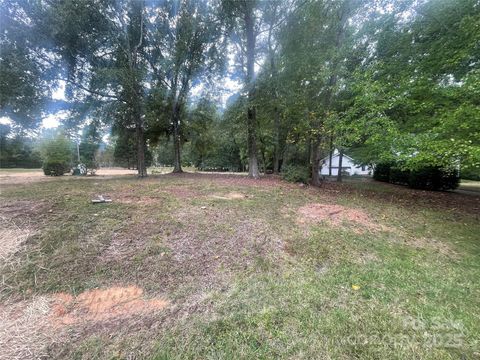 Photo of 236 Steeplechase Circle #4, Waxhaw, NC 28173 (MLS # 4308459) Photo of 236 Steeplechase Circle #4, Waxhaw, NC 28173 (MLS # 4308459)