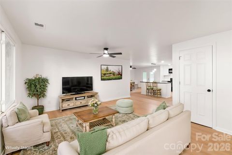 8412 Strider Drive Charlotte NC 28212