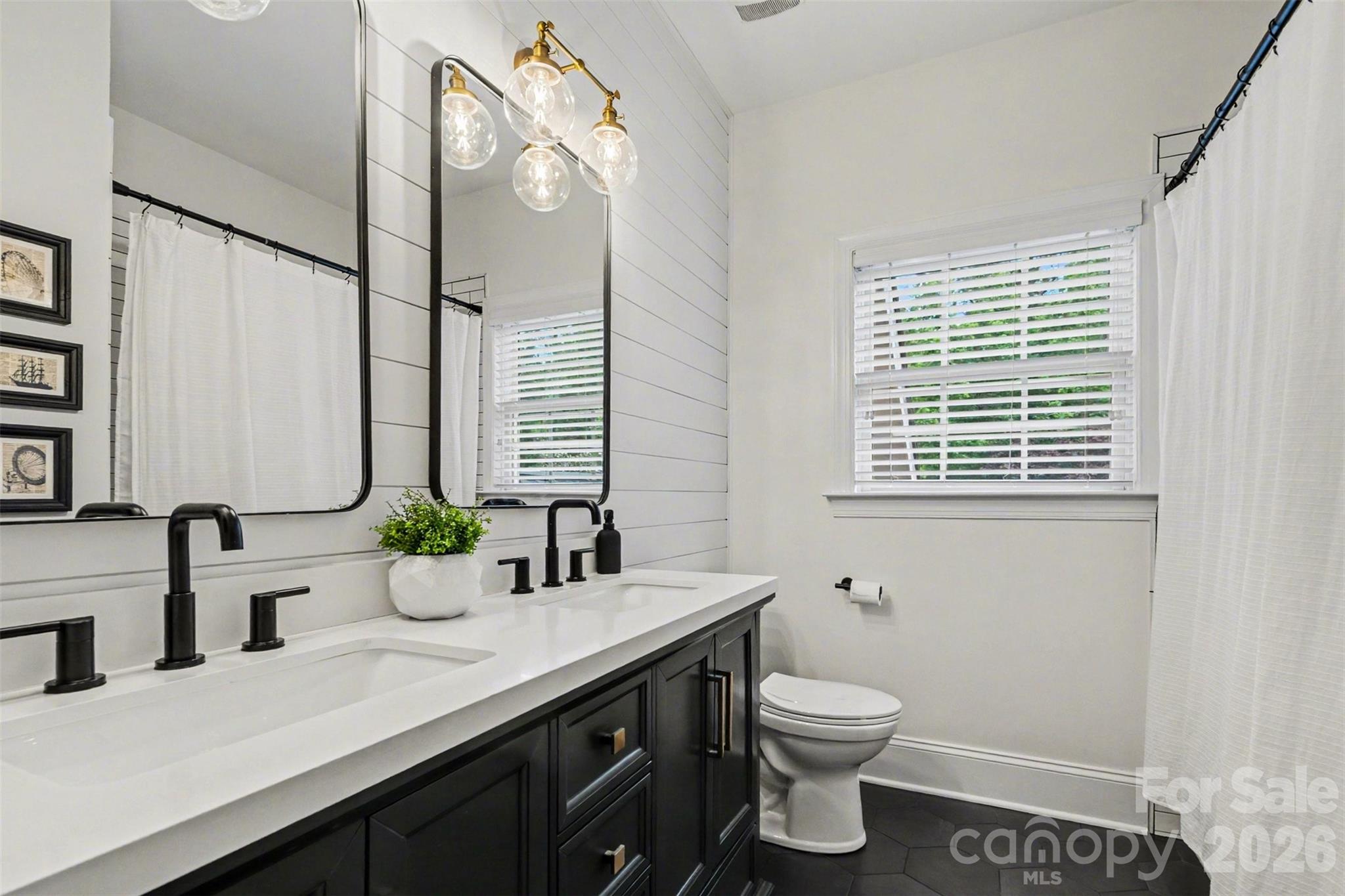 Lake Forest Preserve - Residential