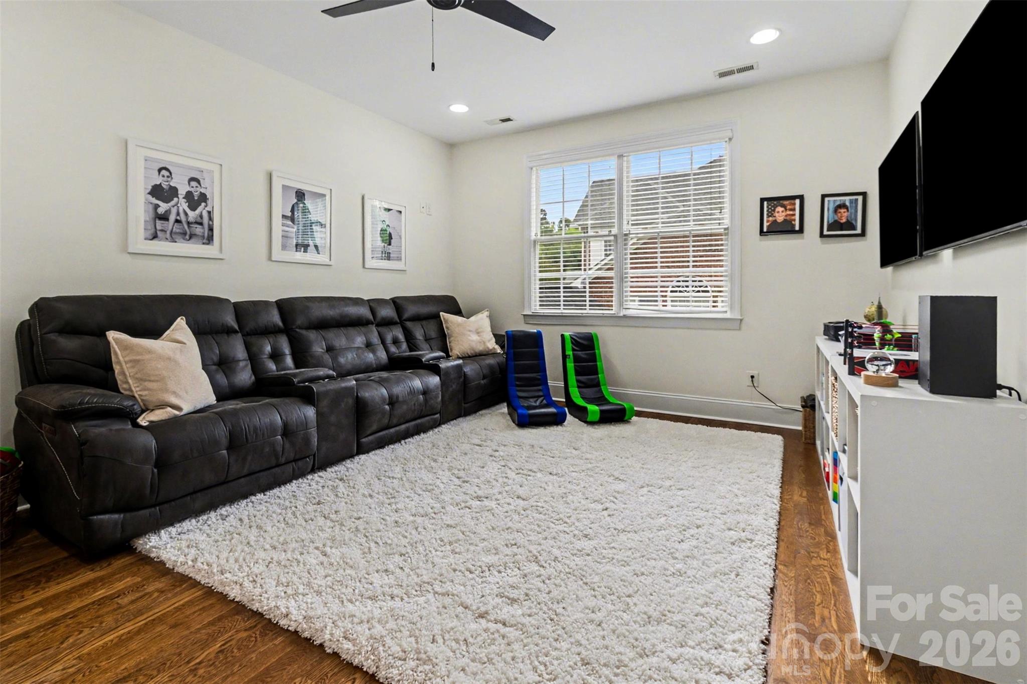 Lake Forest Preserve - Residential