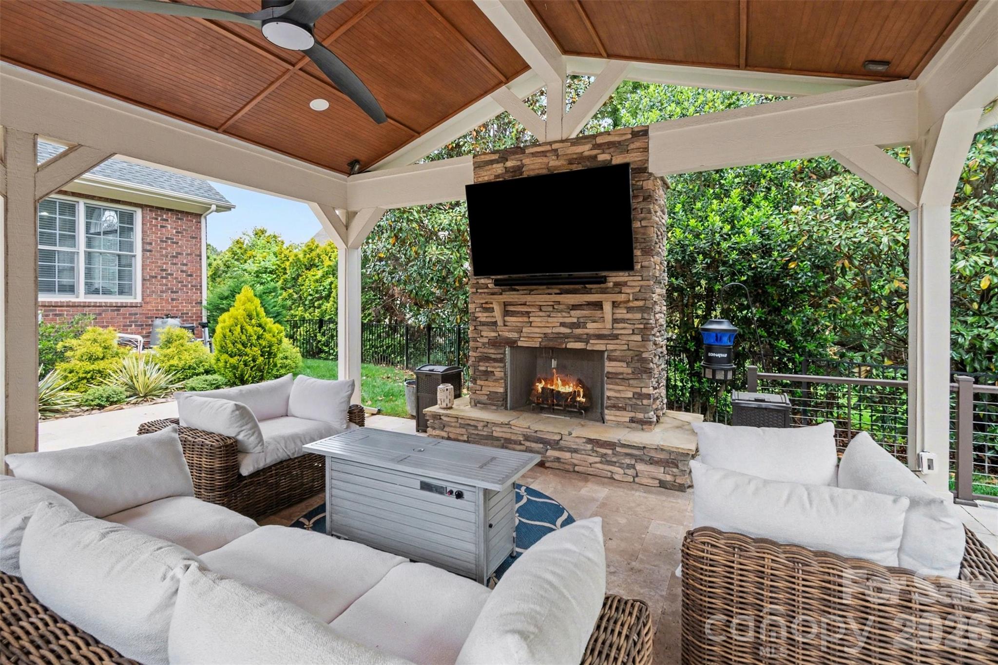 Lake Forest Preserve - Residential