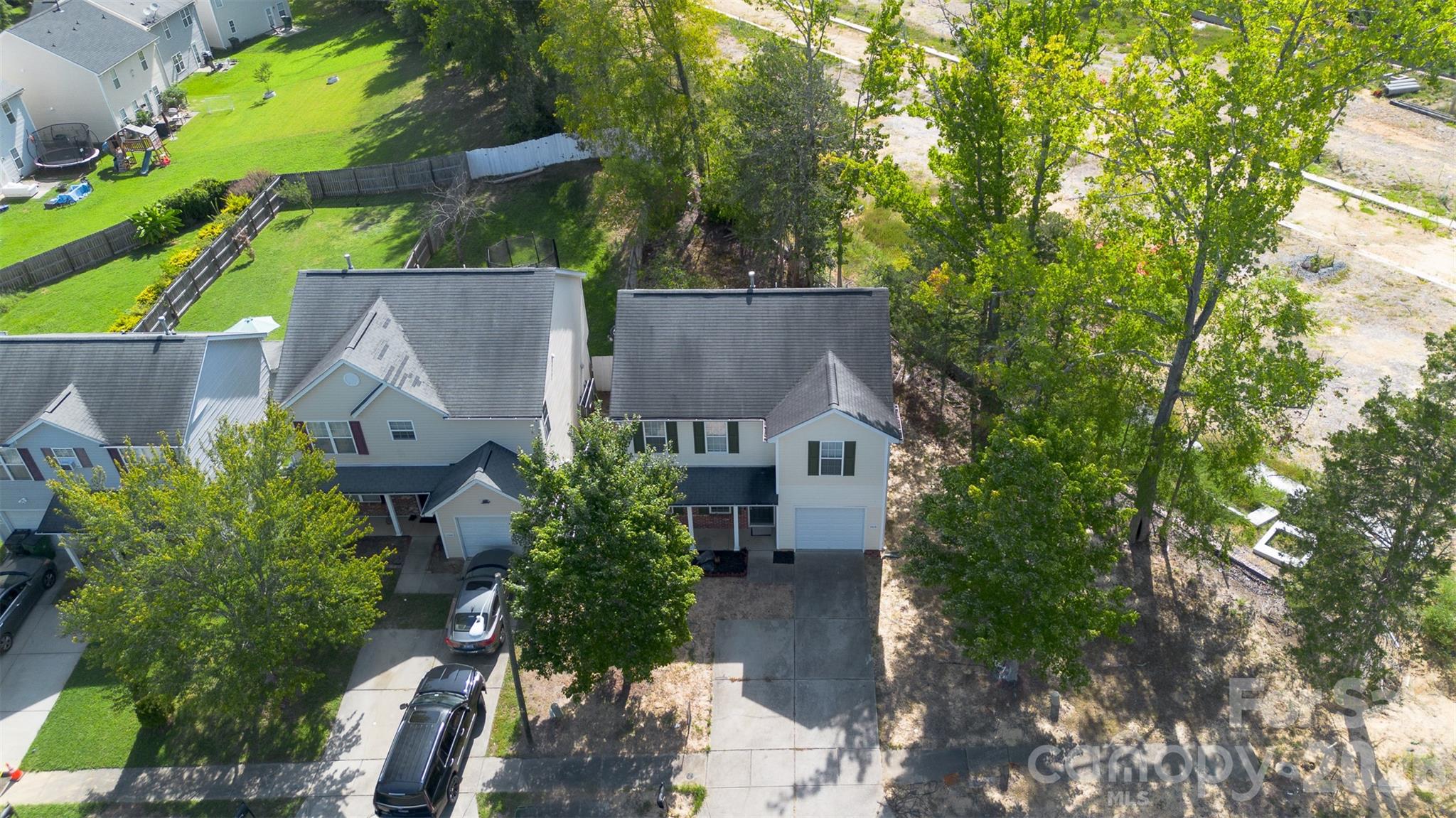 2216 Emmons Lane