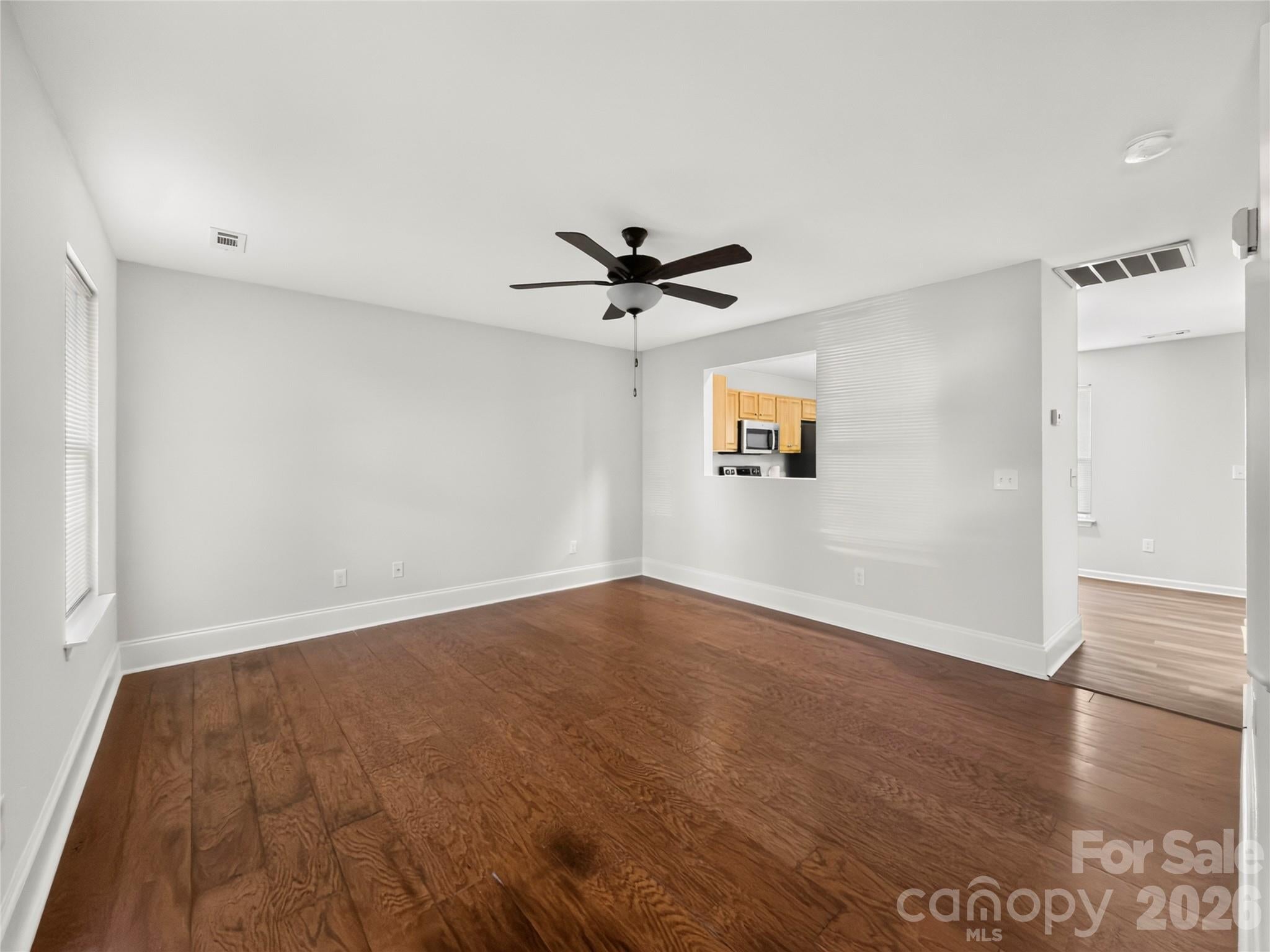 2216 Emmons Lane